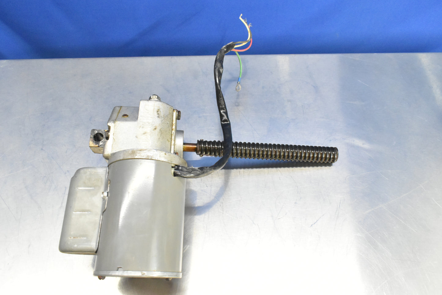 Emerson Gearmaster 1/8 HP 82 RPM Motor Model - K37MYA142100 - Dental Parts Shop
