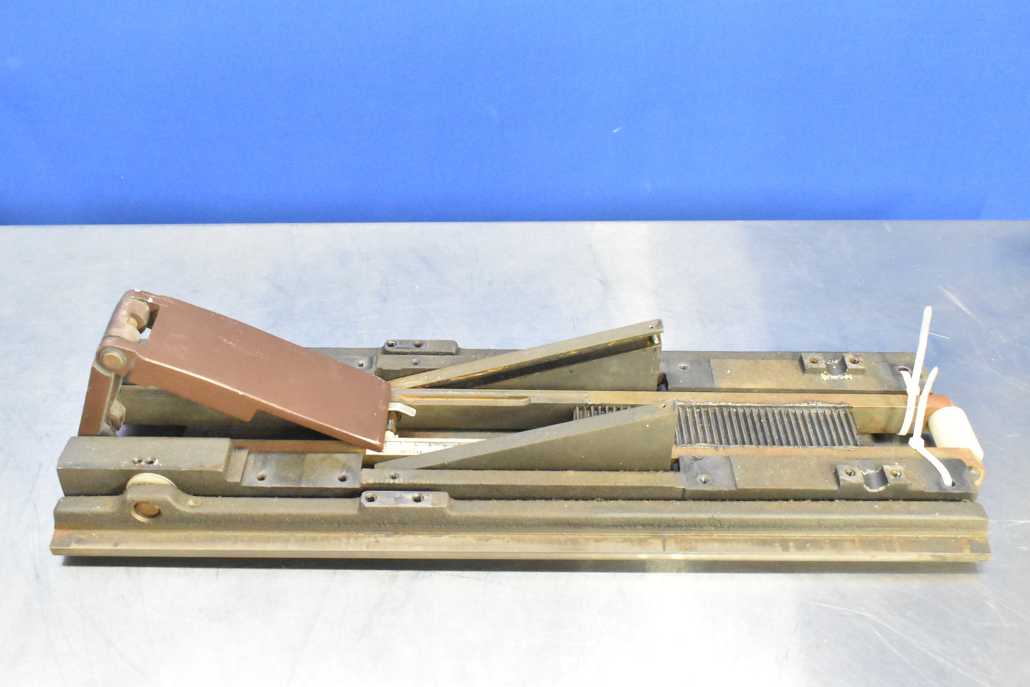 Pelton & Crane Chairman Back and Traverse (Tracks / Linkage) - Dental Parts Shop