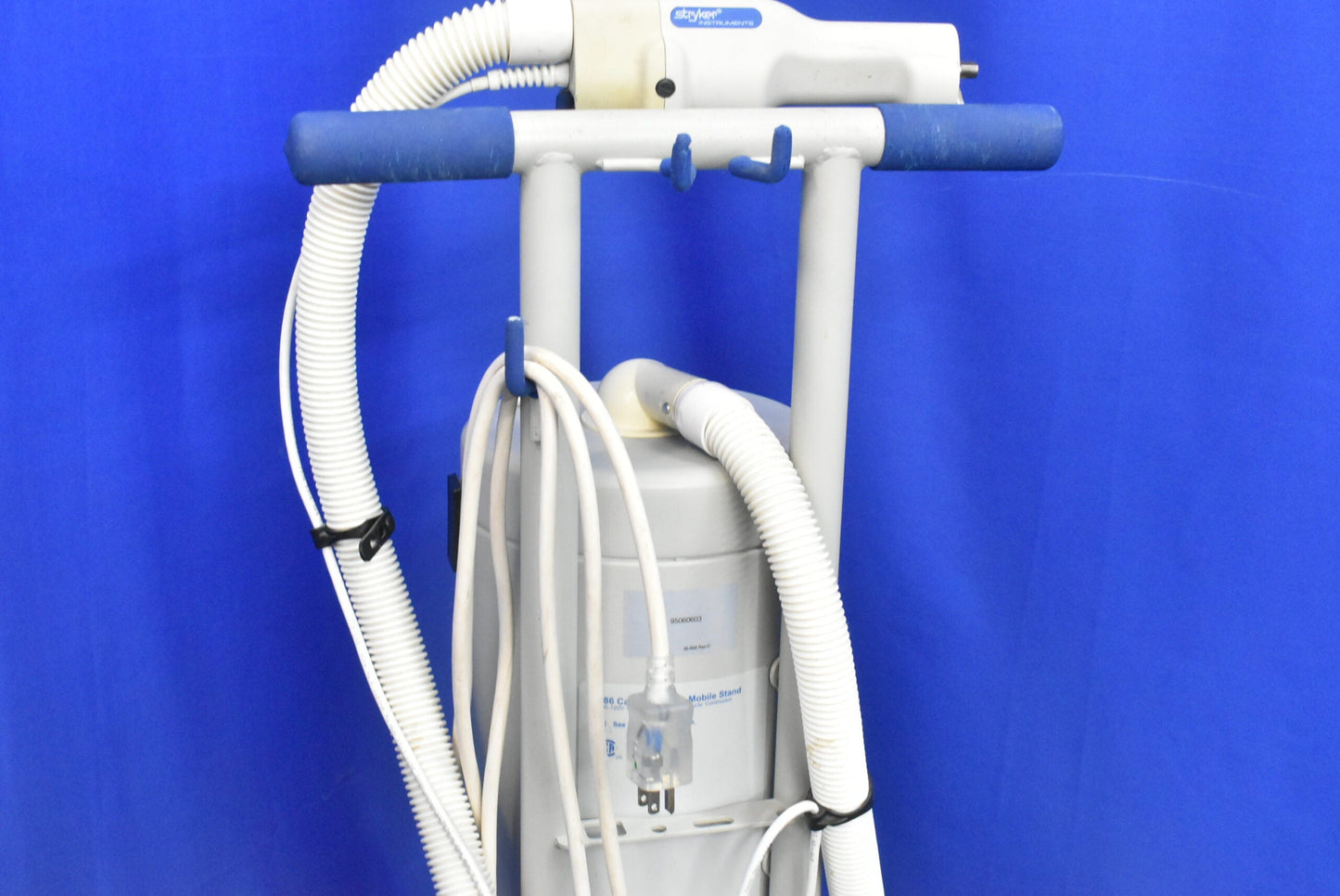 Stryker 986 CastVac with Mobile Stand