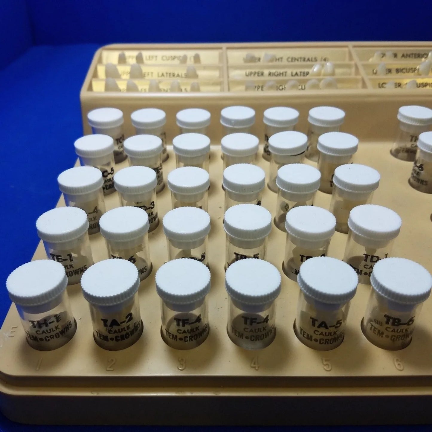Caulk Tem-Crown Polycarbonate Temporary Crowns Kit - Dental Parts Shop