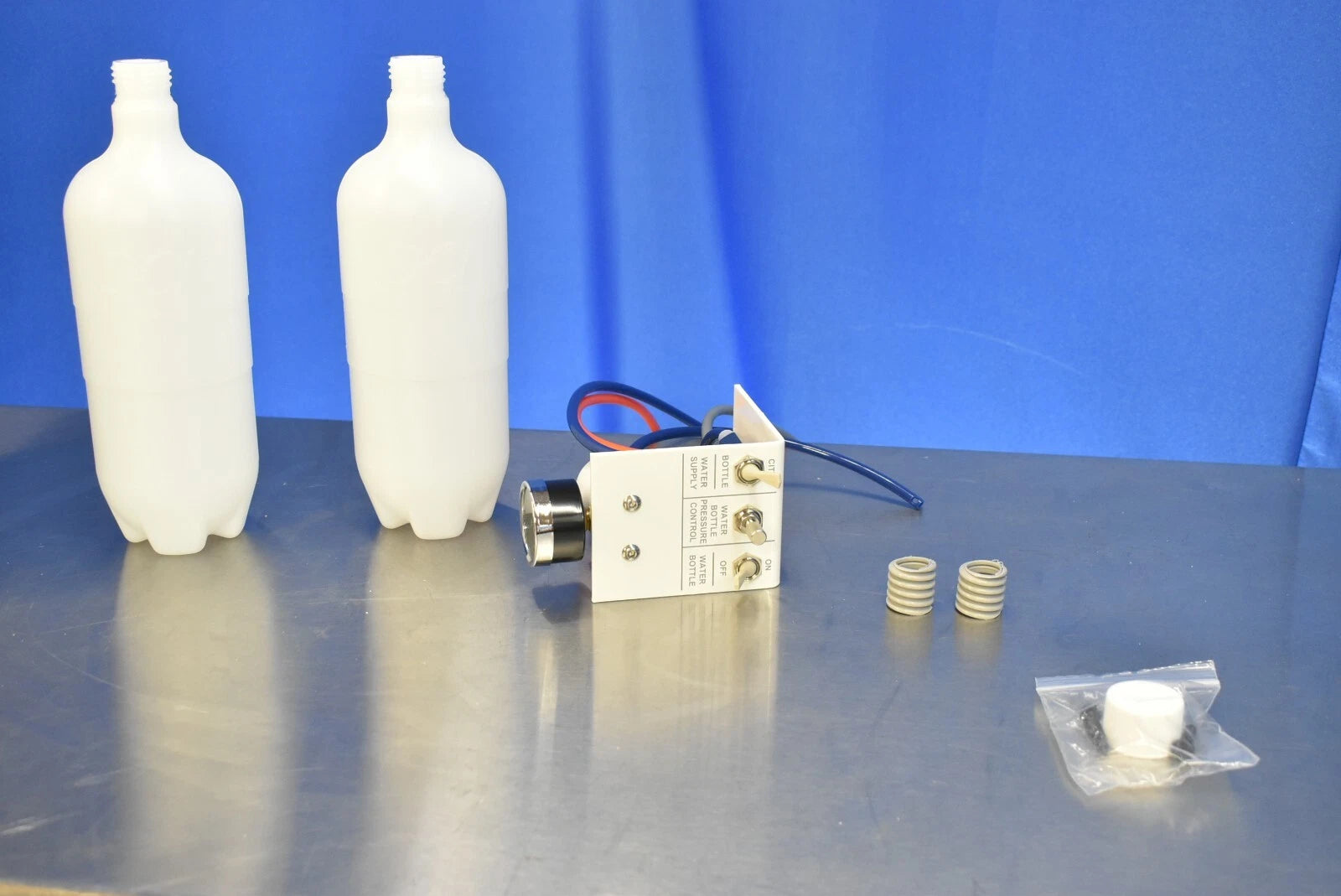 Economy Self-Contained Deluxe Water System w/750 ml Bottle & Extra Bottle - Dental Parts Shop